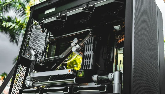 Air vs. Custom Water Cooling in Riyadh Heat